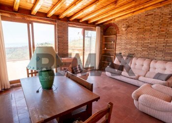 Sala da pranzo - Trilocale Via Cagli Corrado
 
4, Taormina - foto 1