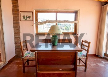 Sala da pranzo - Trilocale Via Cagli Corrado
 
4, Taormina - foto 7