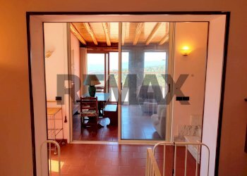 Hall / corridoio - Trilocale Via Cagli Corrado
 
4, Taormina - foto 23