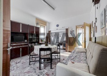 Sala da pranzo - Semi-detached house Via Umberto I
 
57, Palestro - photo 2