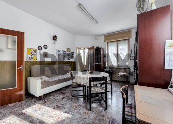 Sala da pranzo - Semi-detached house Via Umberto I
 
57, Palestro - photo 3