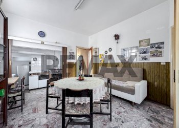 Sala da pranzo - Semi-detached house Via Umberto I
 
57, Palestro - photo 4