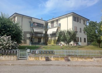 Edificio all\'aperto - Three-room apartment VIA FALCONE E BORSELLINO
 
8, Castel d'Ario - photo 2
