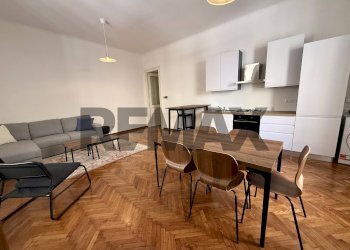 Sala da pranzo - Trilocale via parini
 
5, Trieste - foto 3