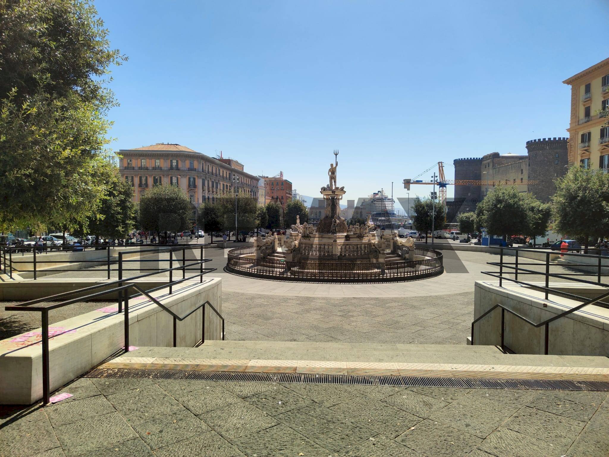 Edificio all\'aperto - Bilocale Via Paolo Emilio Imbriani
33, Napoli - foto 2