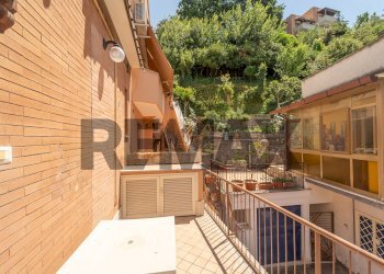 Balcone - Bilocale Via Del Risaro
119/B, Roma - foto 20
