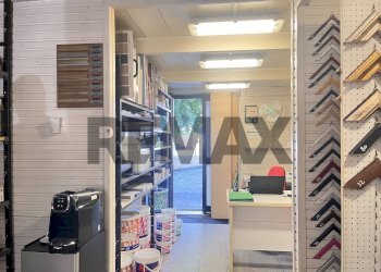 Dispensa di stoccaggio - Shop Via Magenta
22, Busto Arsizio - photo 9