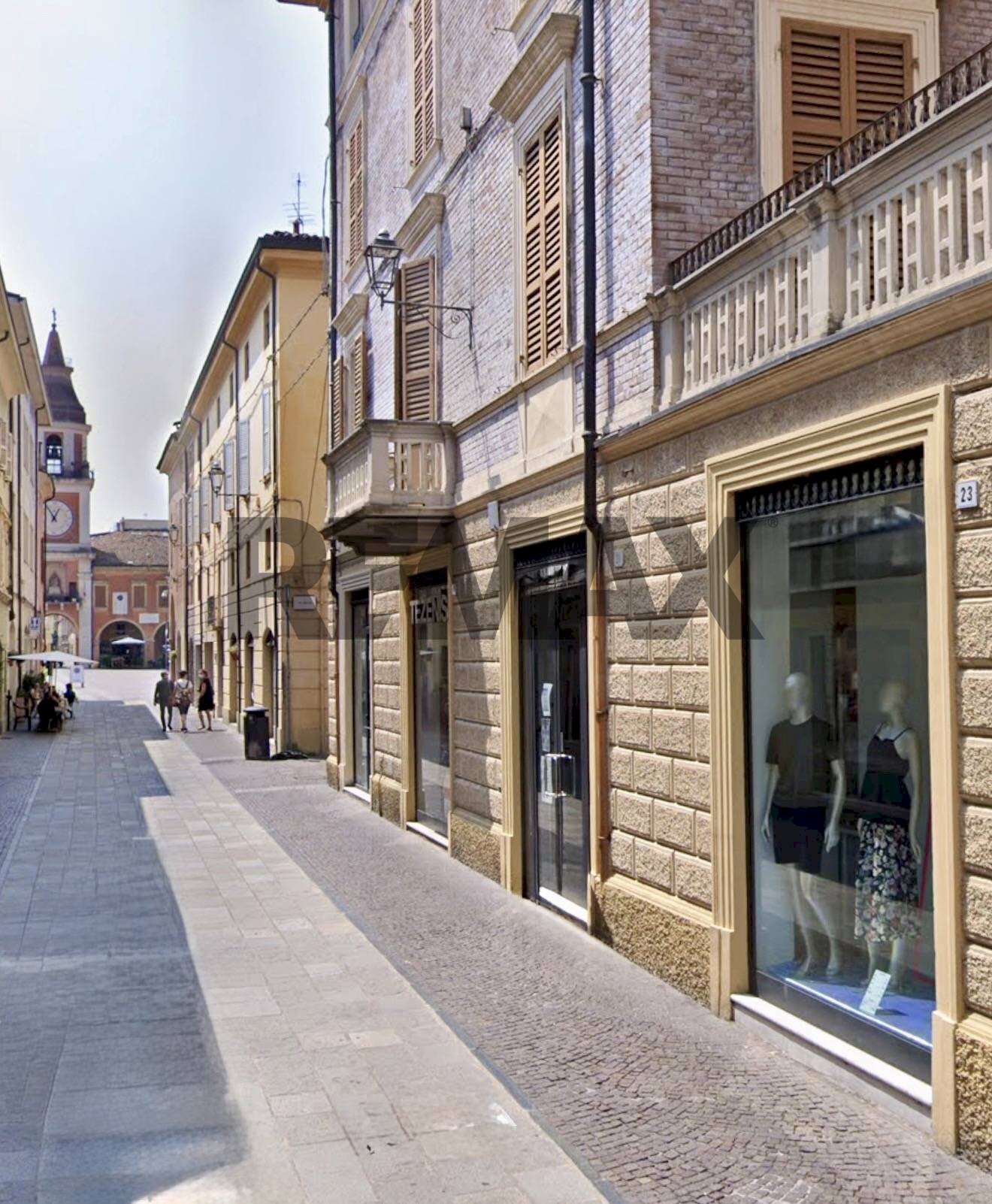 Edificio all\'aperto - Negozio via ciro menotti
 
21, Sassuolo - foto 1