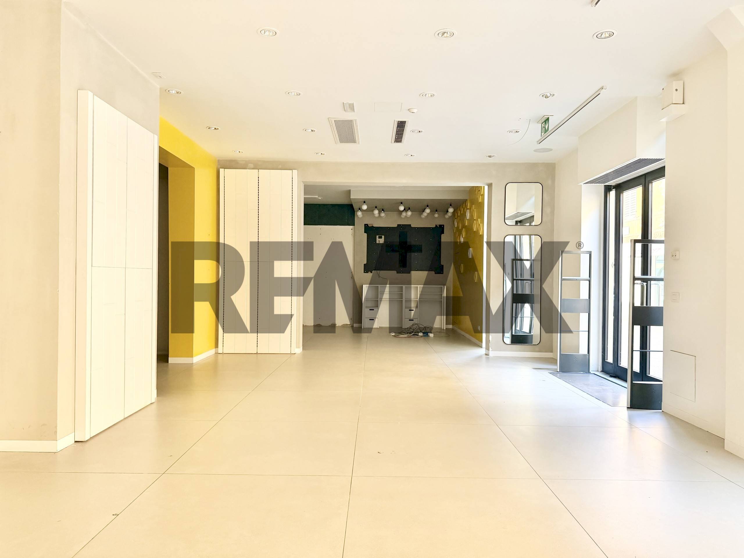 Ricezione / Lobby - Negozio via ciro menotti
21, Sassuolo - foto 2