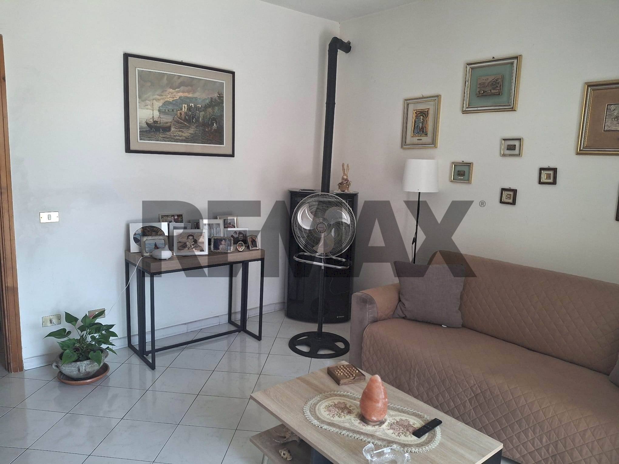 Soggiorno - Casa semi indipendente Via del Carpino
 
2, Minturno - foto 1