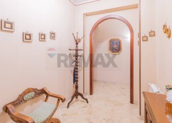 Hall / corridoio - Four-room apartment Via San Lorenzo
 
273L, Palermo - photo 2