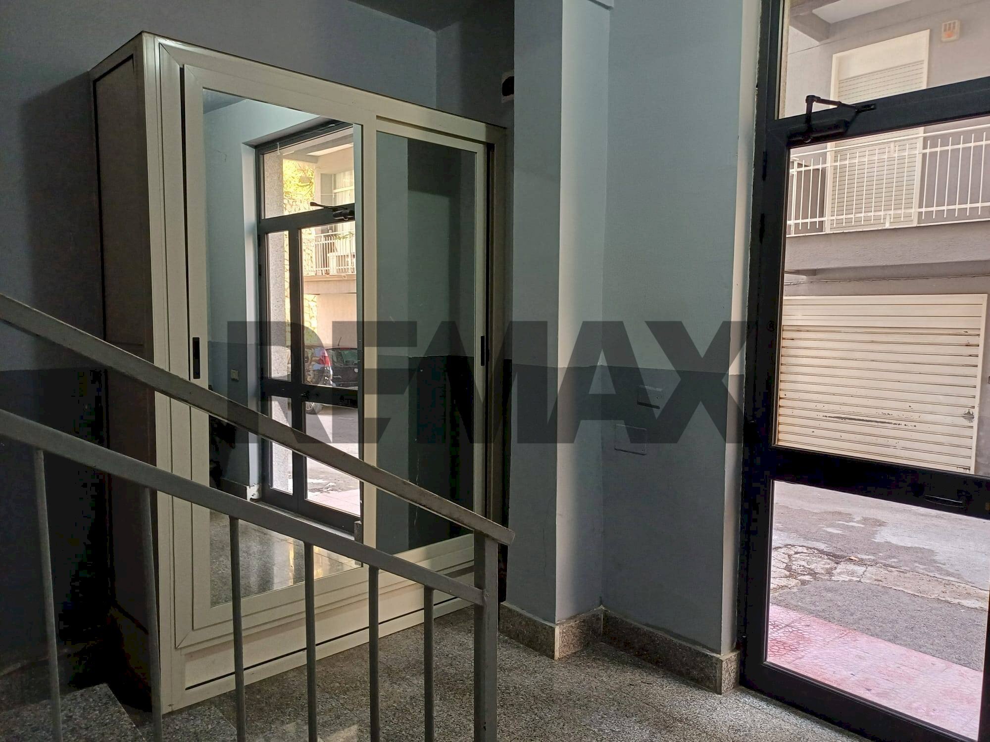 Ricezione / Lobby - Apartment Via Pier Santi Mattarella
74, Favara - photo 3