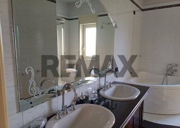 Bagno - Appartamento Via Pier Santi Mattarella
 
74, Favara - foto 18