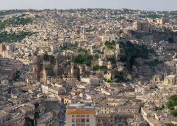 Edificio all\'aperto - Appartamento Viale Medaglie d'Oro
 
49, Modica - foto 1
