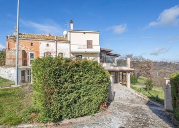 Casa all\'aperto - Casa indipendente Località San Domenico
 
86, Guardiagrele - foto 28