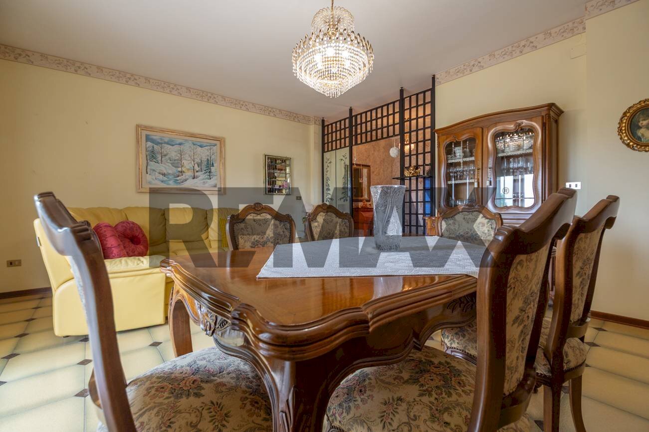 Sala da pranzo - Quadrilocale Via D'Annunzio
27, Alanno - foto 2