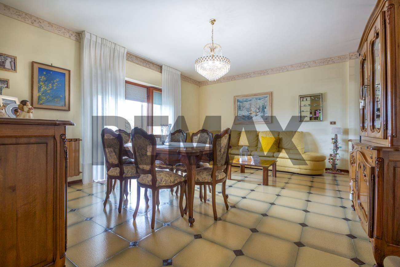 Sala da pranzo - Quadrilocale Via D'Annunzio
27, Alanno - foto 3