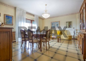 Sala da pranzo - Quadrilocale Via D'Annunzio
 
27, Alanno - foto 3
