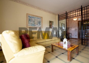 Soggiorno - Quadrilocale Via D'Annunzio
 
27, Alanno - foto 6