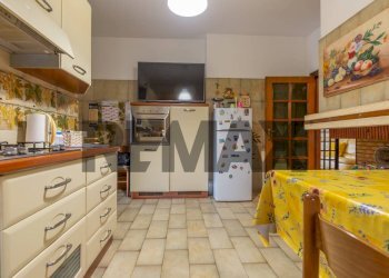 Cucina - Quadrilocale Via D'Annunzio
 
27, Alanno - foto 9