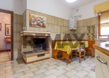 Cucina - Quadrilocale Via D'Annunzio
 
27, Alanno - foto 10