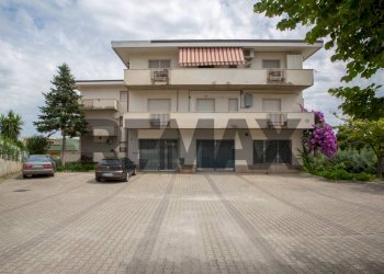Edificio all\'aperto - Quadrilocale Via D'Annunzio
 
27, Alanno - foto 27
