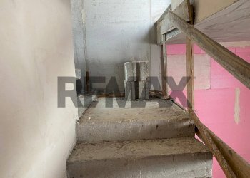 Scale - Semi-detached house Via Passante
 
10, Brindisi - photo 18