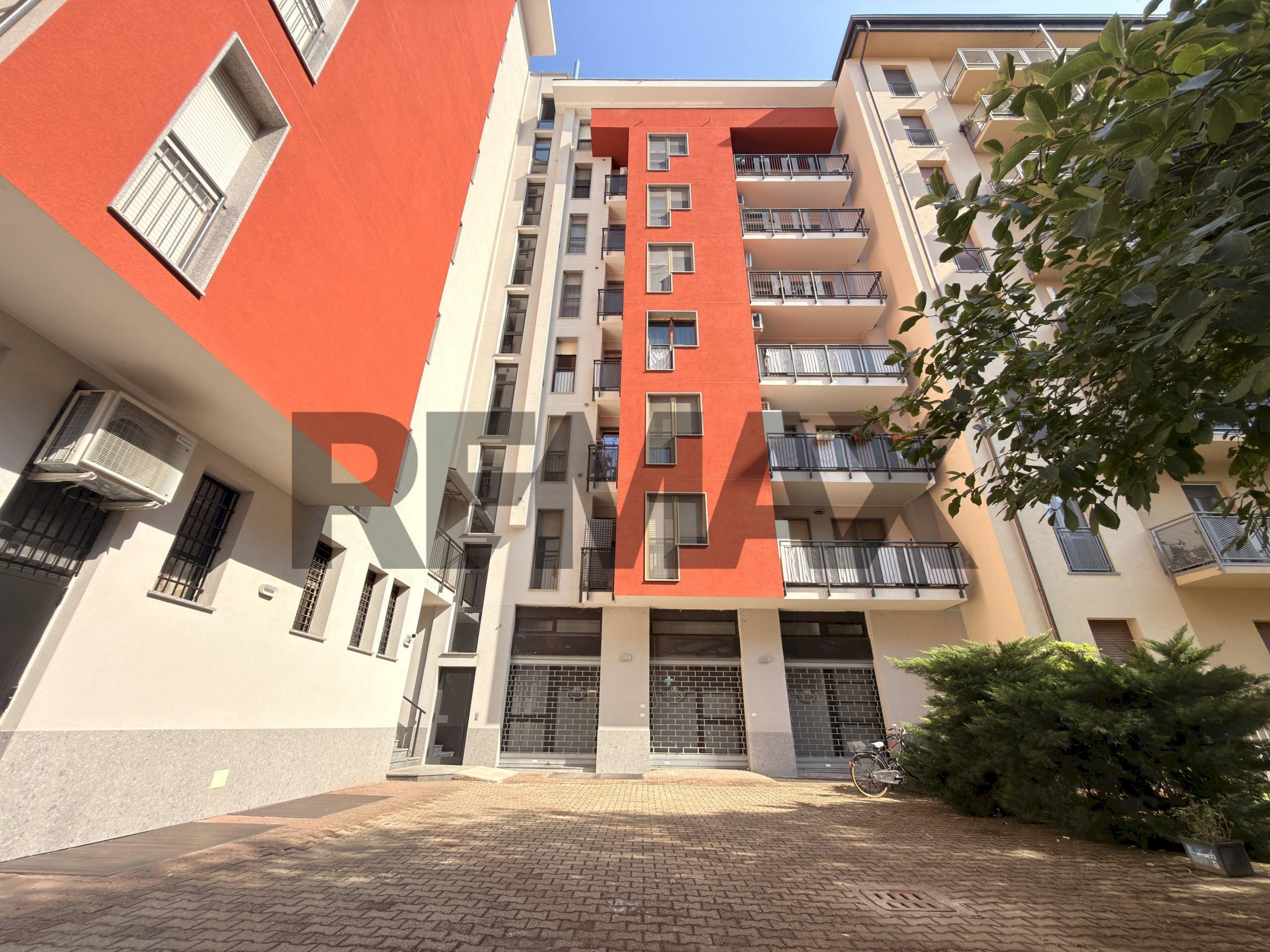 Edificio all\'aperto - Two-room apartment Via Francesco Baracca
 
8, San Giuliano Milanese - photo 1
