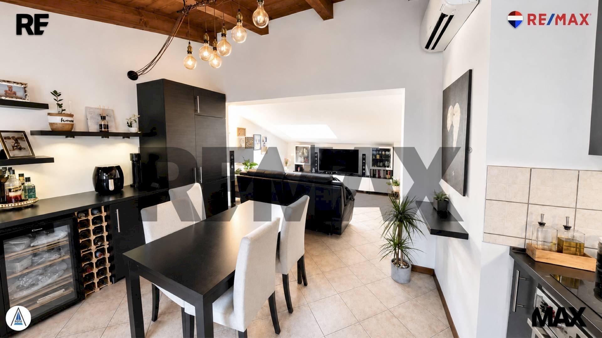 Sala da pranzo - Bilocale via Lambro
 
45, Rozzano - foto 1