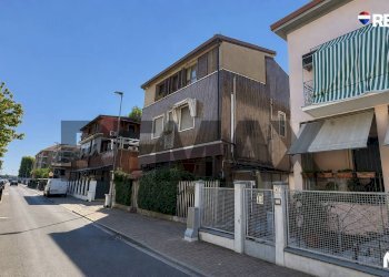 Edificio all\'aperto - Bilocale via Lambro
 
45, Rozzano - foto 3