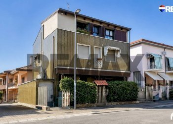 Edificio all\'aperto - Bilocale via Lambro
 
45, Rozzano - foto 5