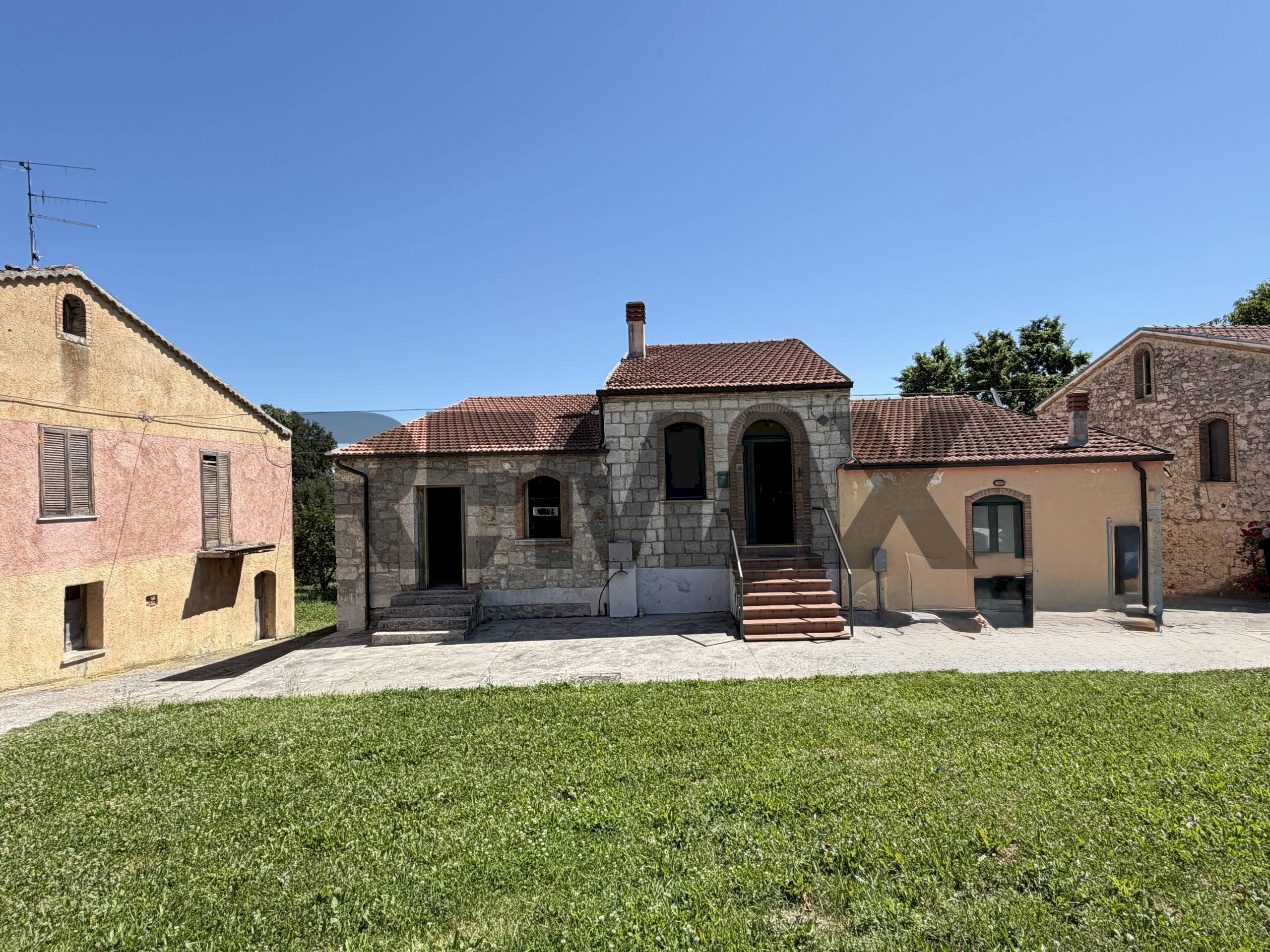 Casa all\'aperto - Casa semi indipendente contrada fonte polo
 
snc, Baranello - foto 1