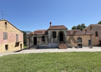 Casa all\'aperto - Casa semi indipendente contrada fonte polo
 
snc, Baranello - foto 1