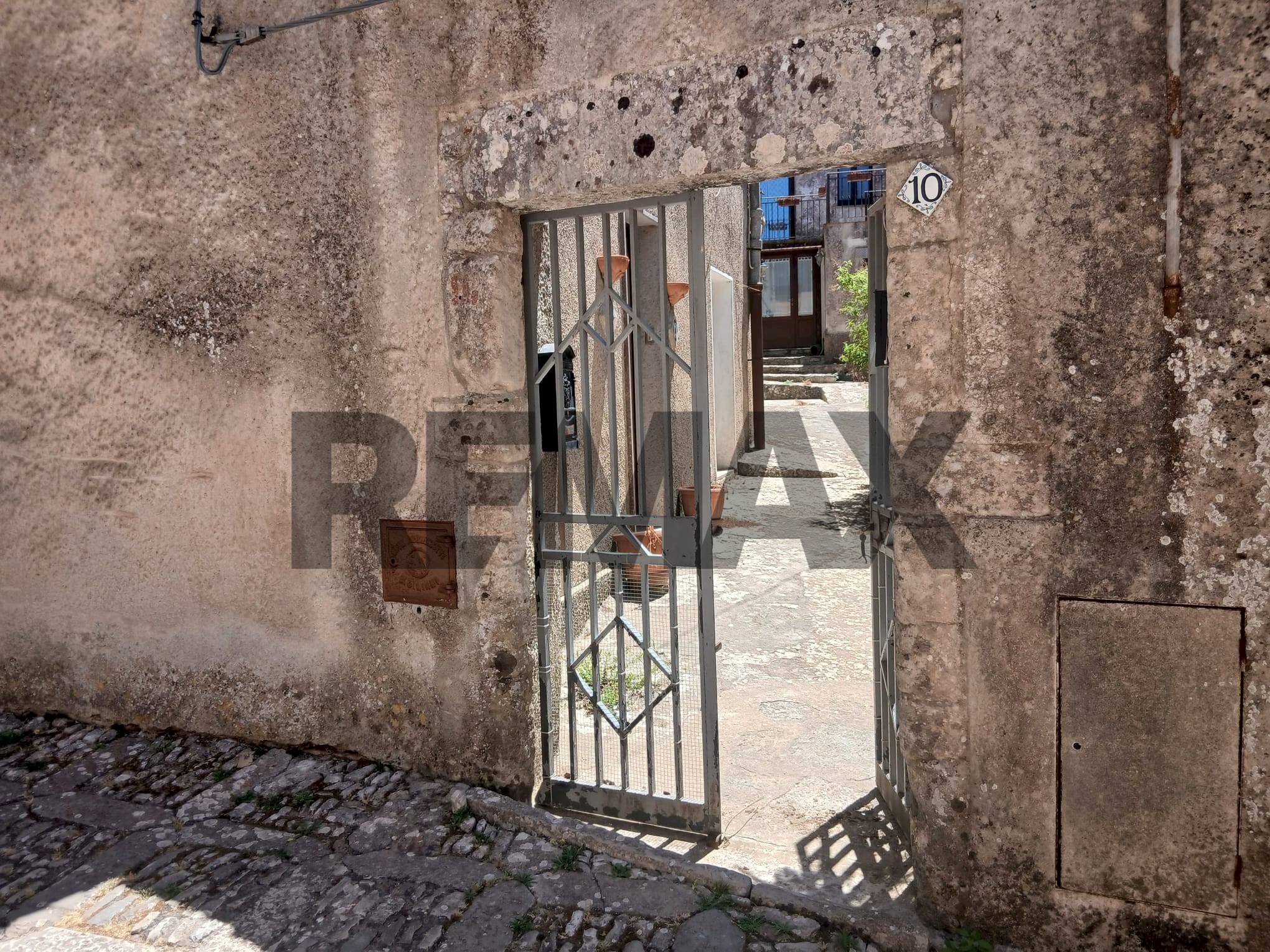 Edificio all\'aperto - Casa indipendente VIA VITO CARVINI
 
10, Erice - foto 1