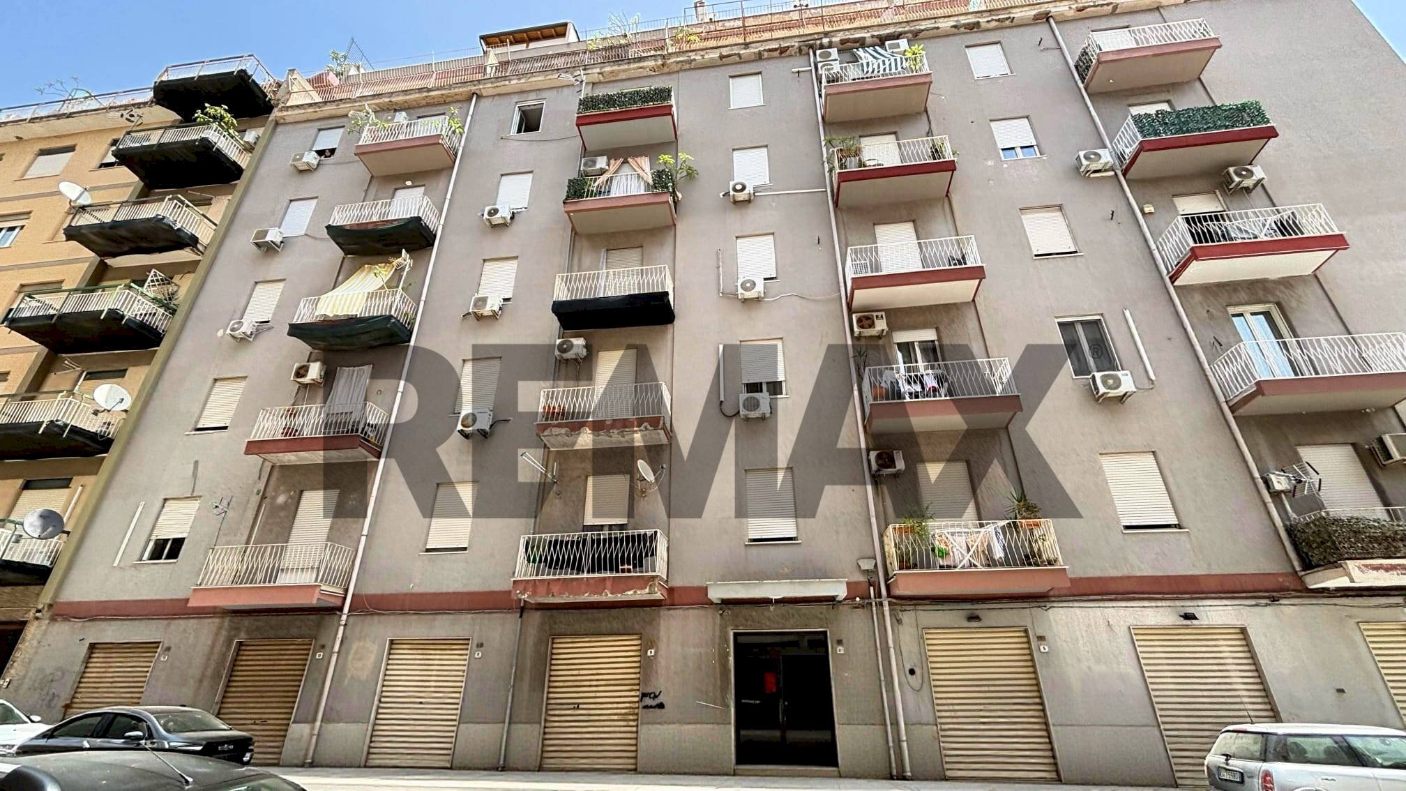 Edificio all\'aperto - Trilocale Via Ammiraglio Persano
 
7, Palermo - foto 1