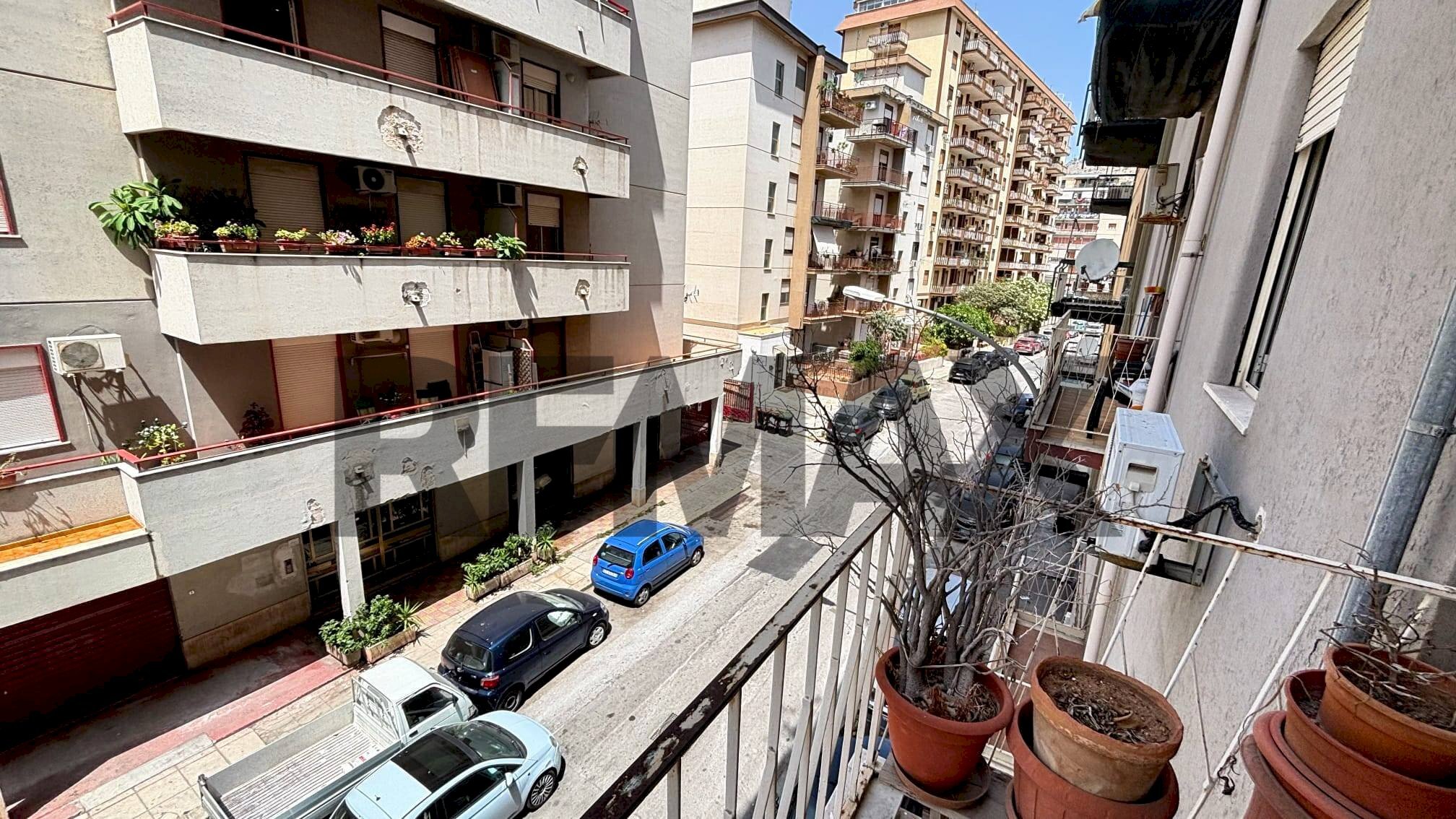 Balcone - Trilocale Via Ammiraglio Persano
7, Palermo - foto 3