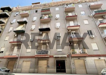 Edificio all\'aperto - Trilocale Via Ammiraglio Persano
 
7, Palermo - foto 1
