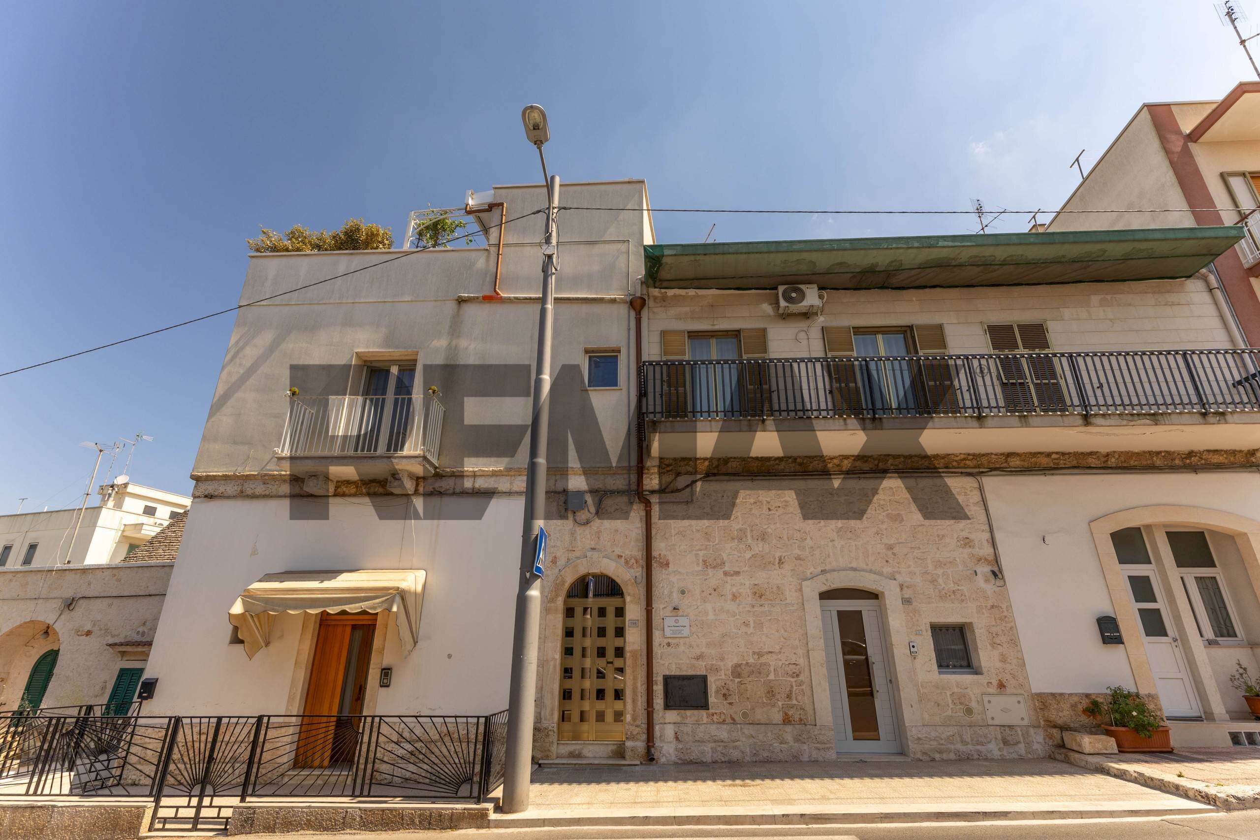 Edificio all\'aperto - Appartamento Via Alberobello
 
198, Locorotondo - foto 1