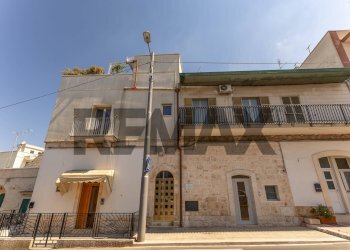 Edificio all\'aperto - Appartamento Via Alberobello
 
198, Locorotondo - foto 1
