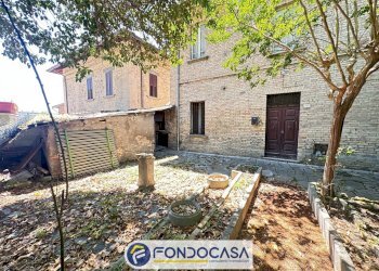 Foto 2 - Casa indipendente Via Tolignano
 
100, Ascoli Piceno - foto 2