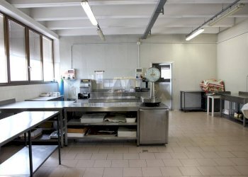 Cucina - Attività Commerciale via risorgimento
14, Lurago Marinone - foto 1