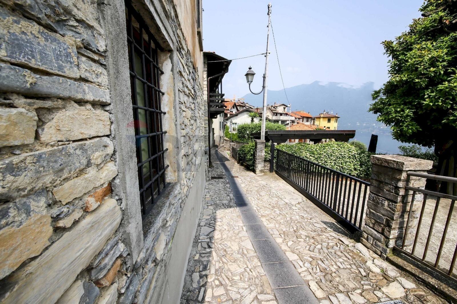 Balcone - Casa indipendente via Regina Nuova, Carate Urio - foto 3