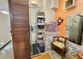 Bagno - Ufficio Via Varesina
 
126 a, Villa Guardia - foto 15