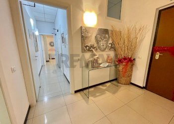 Hall / corridoio - Ufficio Via Varesina
 
126 a, Villa Guardia - foto 27