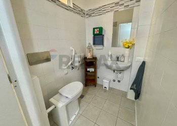 Bagno - Ufficio Via Varesina
 
126 a, Villa Guardia - foto 31