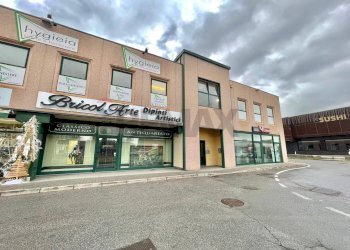 Edificio all\'aperto - Ufficio Via Varesina
 
126 a, Villa Guardia - foto 45