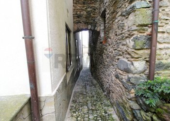 Hall / corridoio - Casa indipendente Via Scalottola
1, Dongo - foto 45