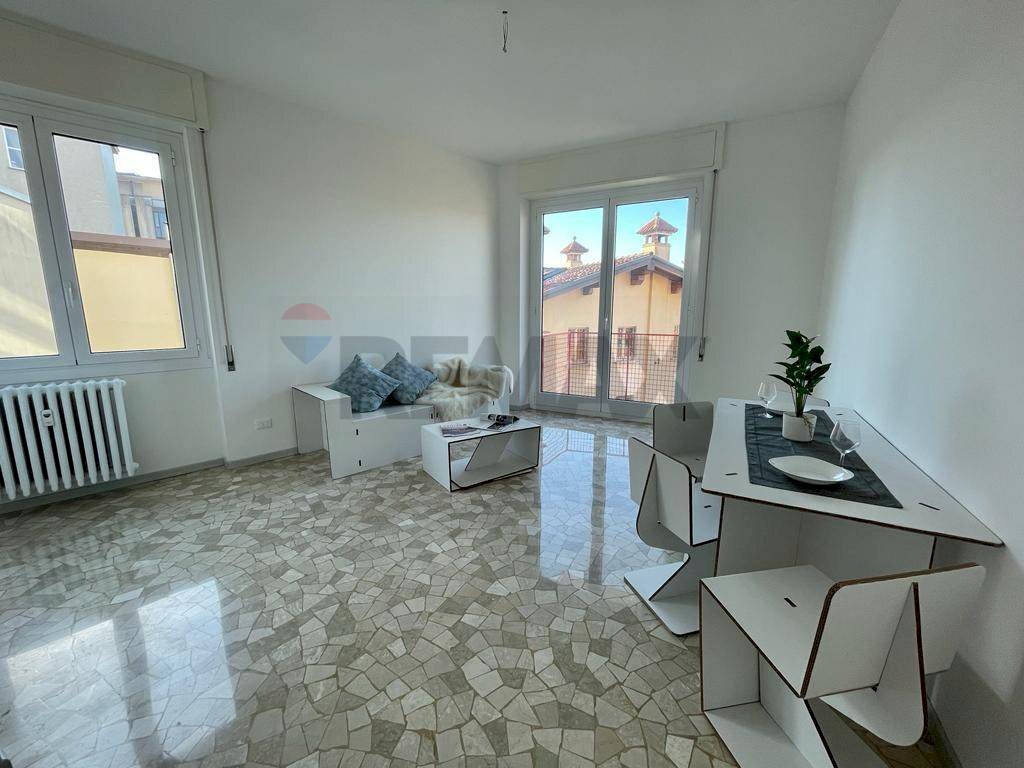 Sala da pranzo - Quadrilocale Via Enrico Corbetta
 
3, Cantù - foto 1