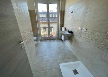 Bagno - Quadrilocale Via Enrico Corbetta
 
3, Cantù - foto 16