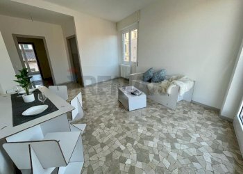 Sala da pranzo - Quadrilocale Via Enrico Corbetta
 
3, Cantù - foto 41